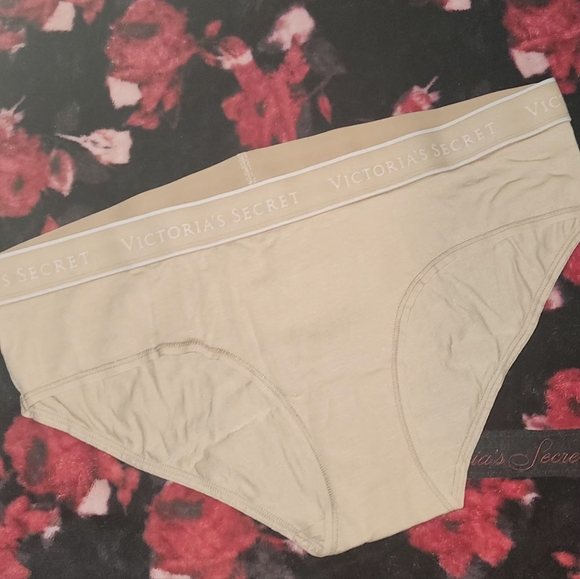 Victoria's Secret Hiphugger Set Size Large NIP - Picture 13 of 15